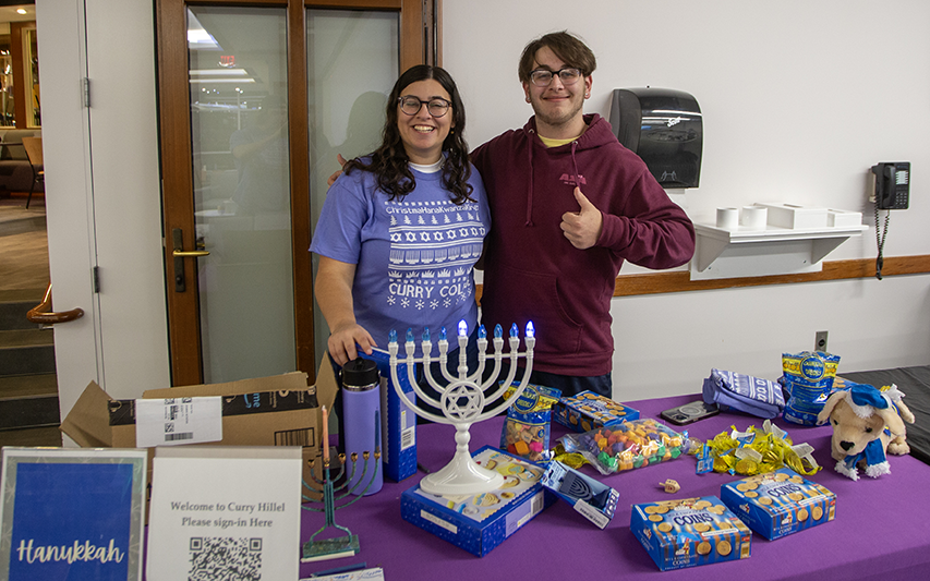Hillel students celebrate Hanukkah